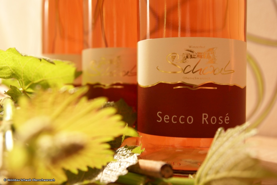 Secco Rosé (C) Weinbau Schwab Oberschwarzach